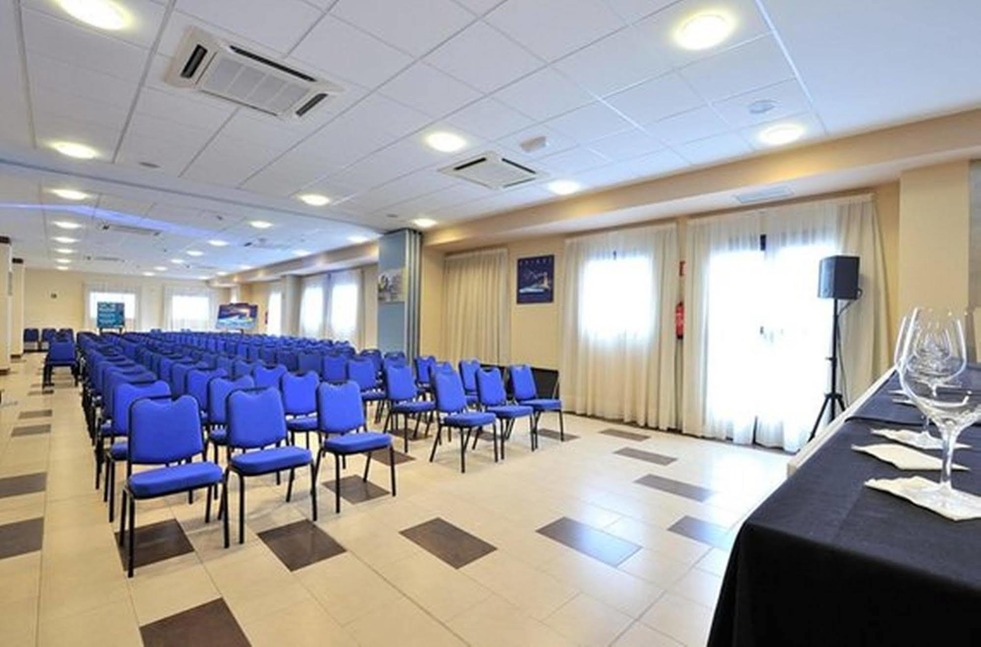 Hotel Naval 3*